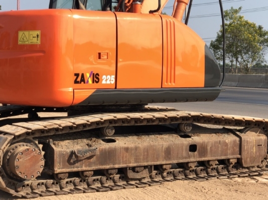 ขายรถขุด HITACHI ZX225US มีลายหัวกระแทก นำเข้าเองจากญี่ปุ่น สภาพสวยพร้อมใช้ มีVDOการทำงานครับ