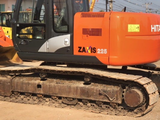 ขายรถขุด HITACHI ZX225US มีลายหัวกระแทก นำเข้าเองจากญี่ปุ่น สภาพสวยพร้อมใช้ มีVDOการทำงานครับ