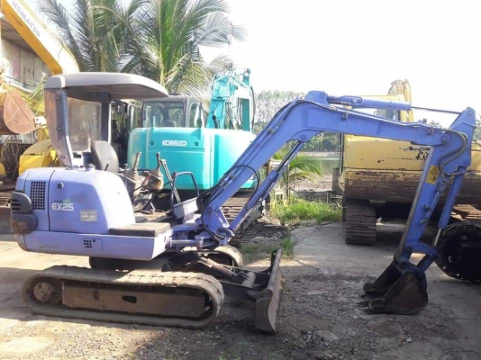 ขายจ้า..HITACHI EX25-2. เก่านอกแท้  เดิมๆๆ เครื่องปั๊มดี  มีลายแย๊ก  งานมา 2,xxx ชั่วโมง  โทร 089-3818694จ๊อย