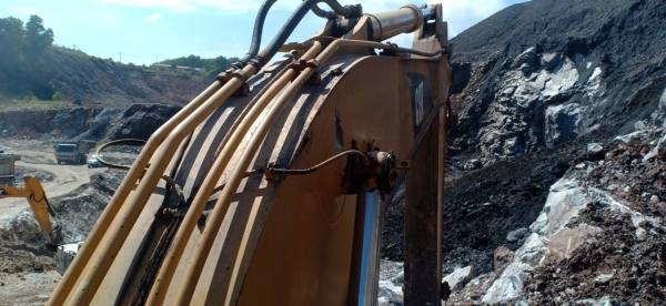 CAT 320 B ระบบไฟเต็มเอกสารเล่มทะเบียนสภาพสวยราคา 800,000 สุราษฎร์ธานี