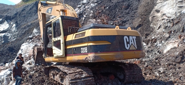 CAT 320 B ระบบไฟเต็มเอกสารเล่มทะเบียนสภาพสวยราคา 800,000 สุราษฎร์ธานี CAT 320 B ระบบไฟเต็มเอกสารเล่มทะเบียนสภาพสวยราคา 800,000 สุราษฎร์ธานี