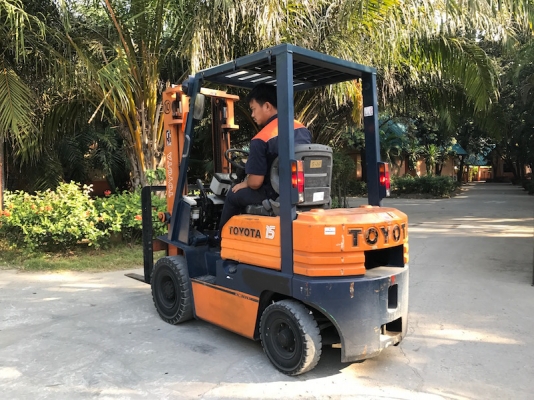 ขายFORKLIFT TOYOTA 5FG15(1.5ตัน) สวยเดิมจากญี่ปุ่น ยังไม่เคยใช้ในไทย 125,000เท่านั้น!!