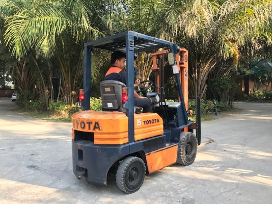 ขายFORKLIFT TOYOTA 5FG15(1.5ตัน) สวยเดิมจากญี่ปุ่น ยังไม่เคยใช้ในไทย 125,000เท่านั้น!!