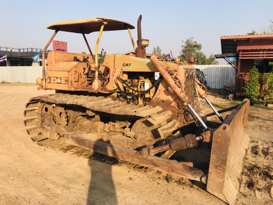 ขาย 295,000 รถแทร็กเตอร์ CAT D4E  ตีนเป็ด หัวฉีดปากกา เครื่องดี เกียร์ตัดแรง ช่วงล่างเต็ม ใบมีดสไลด์ รถสวยพร้อมใช้ เอกสารสัญญาซื้อขาย รถอยู่ ปทุมธานี-สามโคก 092-595-6777 061-446-2662 ญิ๋งยุ