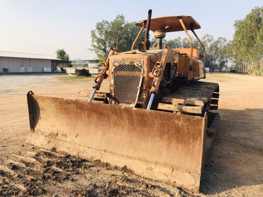 ขาย 295,000 รถแทร็กเตอร์ CAT D4E  ตีนเป็ด หัวฉีดปากกา เครื่องดี เกียร์ตัดแรง ช่วงล่างเต็ม ใบมีดสไลด์ รถสวยพร้อมใช้ เอกสารสัญญาซื้อขาย รถอยู่ ปทุมธานี-สามโคก 092-595-6777 061-446-2662 ญิ๋งยุ