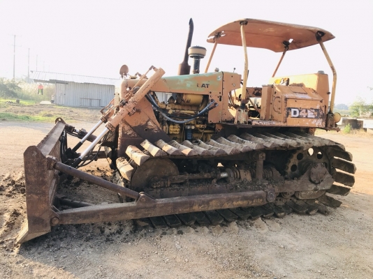 ขาย 295,000 รถแทร็กเตอร์ CAT D4E  ตีนเป็ด หัวฉีดปากกา เครื่องดี เกียร์ตัดแรง ช่วงล่างเต็ม ใบมีดสไลด์ รถสวยพร้อมใช้ เอกสารสัญญาซื้อขาย รถอยู่ ปทุมธานี-สามโคก 092-595-6777 061-446-2662 ญิ๋งยุ