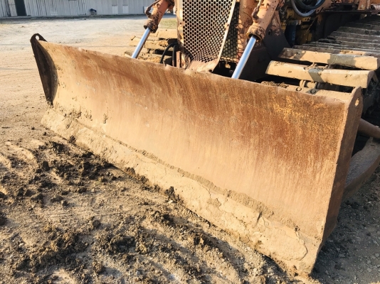 ขาย 295,000 รถแทร็กเตอร์ CAT D4E  ตีนเป็ด หัวฉีดปากกา เครื่องดี เกียร์ตัดแรง ช่วงล่างเต็ม ใบมีดสไลด์ รถสวยพร้อมใช้ เอกสารสัญญาซื้อขาย รถอยู่ ปทุมธานี-สามโคก 092-595-6777 061-446-2662 ญิ๋งยุ