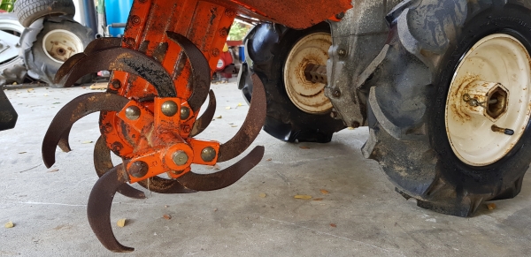 รถพรวนดิน สาดดิน พร้อมใช้งาน รถพรวนดิน สาดดิน พร้อมใช้งาน