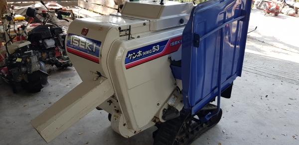 รถนวดข้าว 5.5 แรงเบนชิล สวยๆๆอุปกร์ณครับ ไม่แตกไม่หักพร้อมใช้งาน รถนวดข้าว 5.5 แรงเบนชิล สวยๆๆอุปกร์ณครับ ไม่แตกไม่หักพร้อมใช้งาน