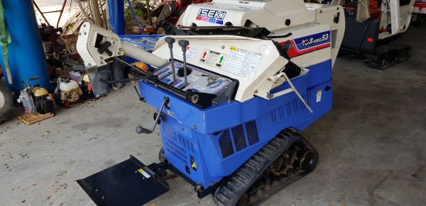 รถนวดข้าว 5.5 แรงเบนชิล สวยๆๆอุปกร์ณครับ ไม่แตกไม่หักพร้อมใช้งาน รถนวดข้าว 5.5 แรงเบนชิล สวยๆๆอุปกร์ณครับ ไม่แตกไม่หักพร้อมใช้งาน