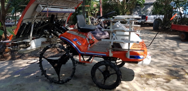 รถดำนา 6 แถว 2 หัว ดำ พร้อมใช้ ไม่แตกไม่หัก สอบถามได้