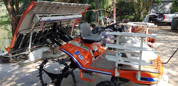 รถดำนา 6 แถว 2 หัว ดำ พร้อมใช้ ไม่แตกไม่หัก สอบถามได้