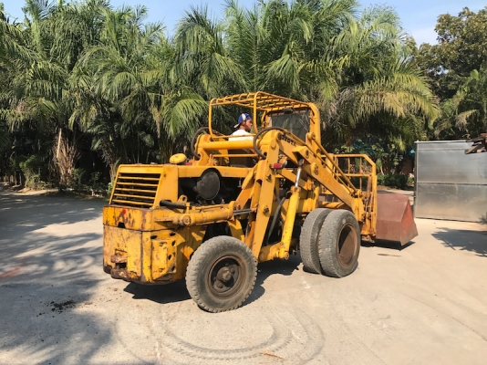 ขายรถตักTOYOTA SD10 สวยเดิมจากญี่ปุ่น1ตัน งากระดก ยังไม่เคยใช้ในไทย 185,000เท่านั้น