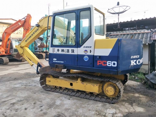 ขายจ้า..KOMATSU PC60-6. เก่านอกแท้  สภาพสวย  เดิมๆๆ  ใช้งานมาน้อย  เครื่องปั๊มแห้ง พร้อมใช้ โทร 089-3818694 จ๊อย