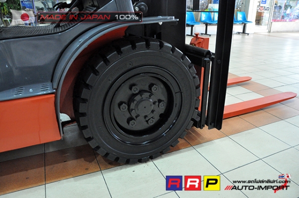 ขายรถโฟล์คลิฟท์มือสอง TOYOTA รุ่น 8FDJ30-11946 นำเข้าจากประเทศญี่ปุ่น 100\% ไม่เคยใช้งานในไทย