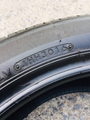 ขายยาง BRIDGESTONE TURANZA ER33 195-50-16 ปี16 - ตุ่มหน้ายางยังอยู่ ไม่มีตำหนิ ราคาชุดละ 4,800 บาท ขายยาง BRIDGESTONE TURANZA ER33 195-50-16 ปี16 - ตุ่มหน้ายางยังอยู่ ไม่มีตำหนิ ราคาชุดละ 4,800 บาท