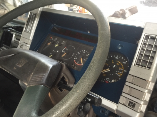 ขาย หัวสิบล้อ (  ISUZU ร็อคกี้ นางฟ้า  )  มีขาดีดหน้า-ขาคำ้หลัง คันเกียร์ กันชน พร้อมใช้