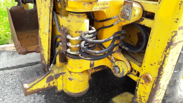 ขาย รถตักหน้าขุดหลัง JCB 3CX เล่มทะเบียน ราคา 320,000 บาท 084-5424150 ขาย รถตักหน้าขุดหลัง JCB 3CX เล่มทะเบียน ราคา 320,000 บาท 084-5424150