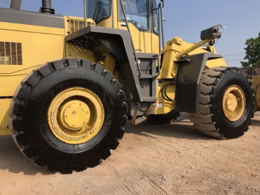 ขายรถตักล้อยาง KOMATSU WA400-3 นำเข้าเองจากญี่ปุ่น สภาพสวยพร้อมใช้ มีVDOการทำงานครับ ขายรถตักล้อยาง KOMATSU WA400-3 นำเข้าเองจากญี่ปุ่น สภาพสวยพร้อมใช้ มีVDOการทำงานครับ