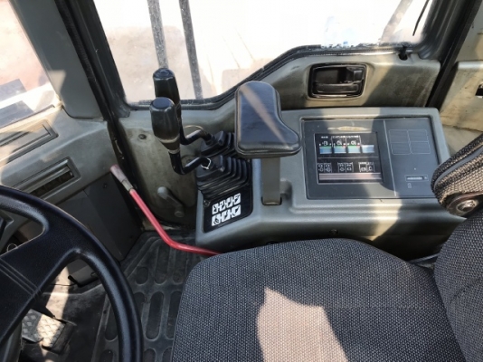 ขายรถตักล้อยาง KOMATSU WA400-3 นำเข้าเองจากญี่ปุ่น สภาพสวยพร้อมใช้ มีVDOการทำงานครับ ขายรถตักล้อยาง KOMATSU WA400-3 นำเข้าเองจากญี่ปุ่น สภาพสวยพร้อมใช้ มีVDOการทำงานครับ