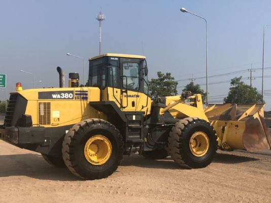 ขายรถตักล้อยาง KOMATSU WA380-5 นำเข้าเองจากญี่ปุ่น สภาพสวยพร้อมใช้ มีVDOการทำงานครับ
