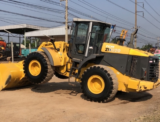 ขายรถตักล้อยาง HITACHI ZW220 (เทียบเท่า WA380-6) นำเข้าเองจากญี่ปุ่น สภาพสวยพร้อมใช้ มีVDOการทำงานครับ