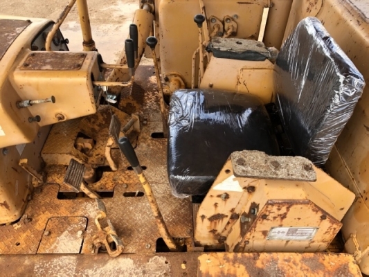 ขายรถดันดิน KOMATSU D80P-12 (D8) นำเข้าเองจากญี่ปุ่น สภาพสวยพร้อมใช้ มีVDOการทำงานครับ