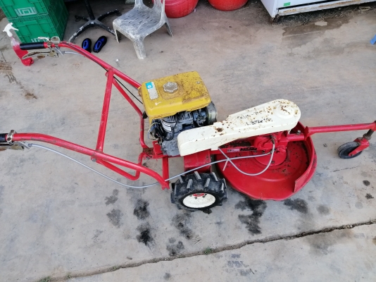 ขายรถตัดหญ้าเดิมตามrobinEY18D เบนซิน 5 แรง 4 จังหวะ