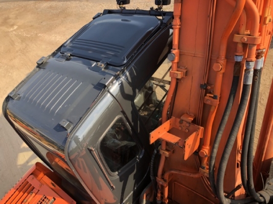 ขายรถขุด HITACHI ZX225US มีลายหัวกระแทก นำเข้าเองจากญี่ปุ่น สภาพสวยพร้อมใช้ มีVDOการทำงานครับ
