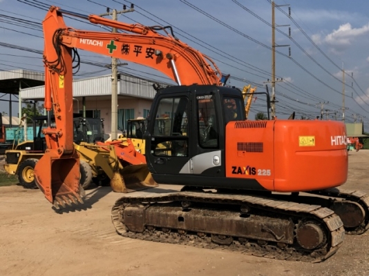 ขายรถขุด HITACHI ZX225US มีลายหัวกระแทก นำเข้าเองจากญี่ปุ่น สภาพสวยพร้อมใช้ มีVDOการทำงานครับ