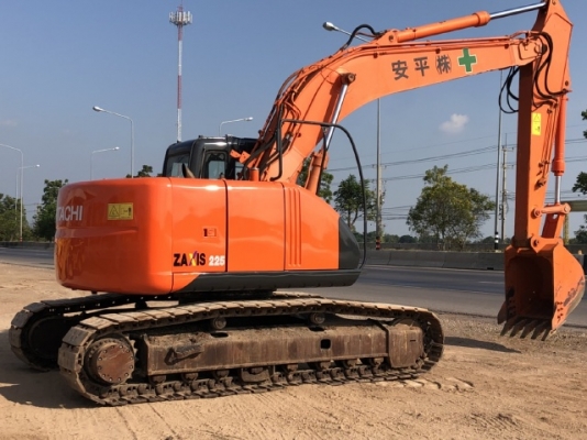 ขายรถขุด HITACHI ZX225US มีลายหัวกระแทก นำเข้าเองจากญี่ปุ่น สภาพสวยพร้อมใช้ มีVDOการทำงานครับ