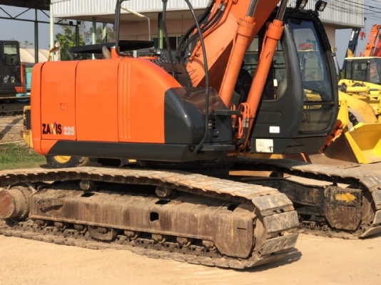 ขายรถขุด HITACHI ZX225US มีลายหัวกระแทก นำเข้าเองจากญี่ปุ่น สภาพสวยพร้อมใช้ มีVDOการทำงานครับ