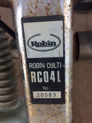 รถพรวนดินRobin