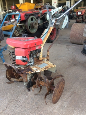 รถพรวนดินRobin