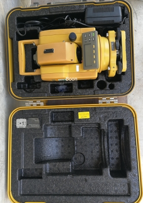 ขายกล้องสำรวจ Total Station SOKKIA SET 530R3 ถอดฐานได้ สภาพสวย 2หน้าจอ นอลปรีซึ่ม เลเซอร์นำเป้า Accuracy 5&rdquo; ความละเอียดหน้าจออ่าน 1&rdquo; Made in Japan พร้อม calibrated  อุปกรณ์ตามรูป