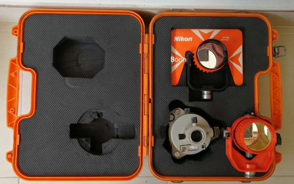 ขายกล้องสำรวจ Total Station SOKKIA SET 530R3 ถอดฐานได้ สภาพสวย 2หน้าจอ นอลปรีซึ่ม เลเซอร์นำเป้า Accuracy 5&rdquo; ความละเอียดหน้าจออ่าน 1&rdquo; Made in Japan พร้อม calibrated  อุปกรณ์ตามรูป