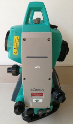 ขายกล้องสำรวจ Total Station SOKKIA SET 530R3 ถอดฐานได้ สภาพสวย 2หน้าจอ นอลปรีซึ่ม เลเซอร์นำเป้า Accuracy 5&rdquo; ความละเอียดหน้าจออ่าน 1&rdquo; Made in Japan พร้อม calibrated  อุปกรณ์ตามรูป