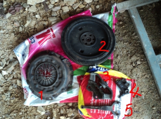 ขายเกียร์ธรรมดา 5 speed ชนเครื่อง 4D56 มิตซู พร้อมอุปกรณ์