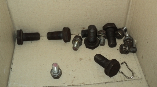 ขายเกียร์ธรรมดา 5 speed ชนเครื่อง 4D56 มิตซู พร้อมอุปกรณ์