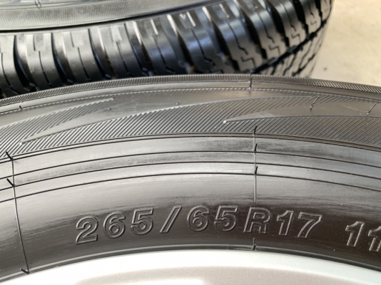 ล้อแม็กป้ายแดง Toyota Revo ขอบ17 พร้อมยางป้ายแดง 265-65-17 Yokohama ปี 18 แม็กสวยกริ๊บ ดอกเต็ม มีตุ่ม