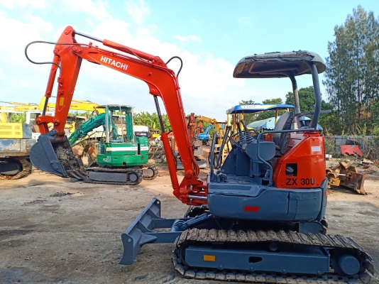 รถแบคโฮ HITACHI EX30 รถเก่านอกนำเข้า ยังไม่เคยใช้งานในไทย เครื่ิองดี ปั๊มดี มีไลน์หัวเจาะ รถสภาพดี พร้อมใช้งาน มีเอกสารใบอินวอยซ์ มี VDO การทำงานให้ชม