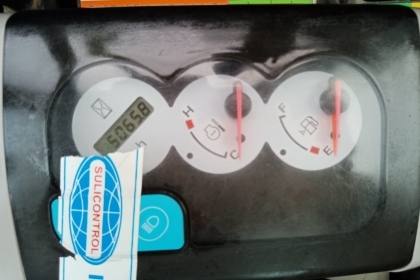 ราคาพิเศษ KOMATSU PC 30MR-2 นำเข้าจากญี่ปุ่นโดยตรง ชั่วโมงทำงานน้อย พร้อมตู้เก๋งสวยๆ โทร.090-986-2521 อ๊อบ