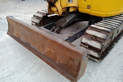 ราคาพิเศษ KOMATSU PC 30MR-2 นำเข้าจากญี่ปุ่นโดยตรง ชั่วโมงทำงานน้อย พร้อมตู้เก๋งสวยๆ โทร.090-986-2521 อ๊อบ