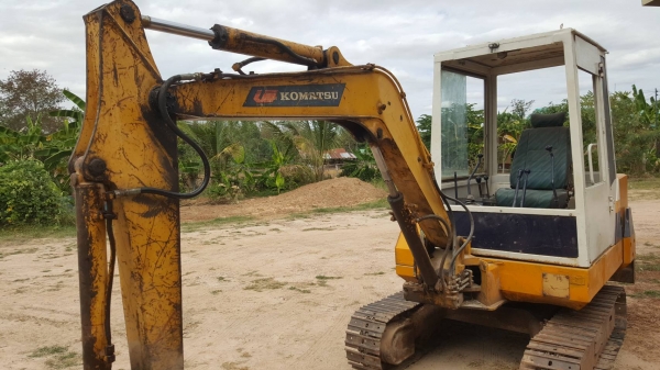 ขาย แบคโฮ KOMATSU PC20-6 เครื่อง NISSAN ปั้มเฟือง ช่วงล่างเต็ม รถพร้อมใช้งาน