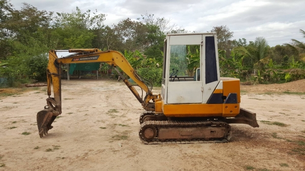 ขาย แบคโฮ KOMATSU PC20-6 เครื่อง NISSAN ปั้มเฟือง ช่วงล่างเต็ม รถพร้อมใช้งาน