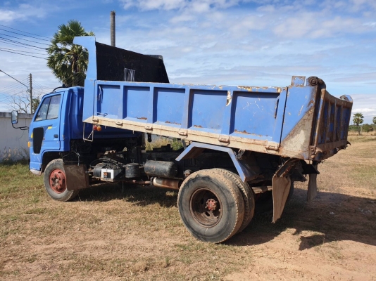 ขายรถ 6 ล้อ ISUZU เครื่อง.4BB1 (100 แรง) ราคา.230,000 ต่อรอง ช่วงล่าง F หน้า F หลัง ภายในเบาะหุ้มให้