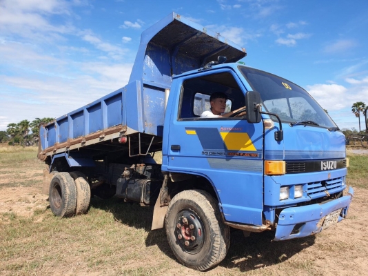ขายรถ 6 ล้อ ISUZU เครื่อง.4BB1 (100 แรง) ราคา.230,000 ต่อรอง ช่วงล่าง F หน้า F หลัง ภายในเบาะหุ้มให้ ขายรถ 6 ล้อ ISUZU เครื่อง.4BB1 (100 แรง) ราคา.230,000 ต่อรอง ช่วงล่าง F หน้า F หลัง ภายในเบาะหุ้มให้