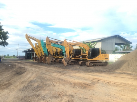 ให้เช่ารถแมคโคร 120-200 บูมสั้น- บูมยาว รายวัน-รายเดือน สนใจติดต่อได้ 0802719535