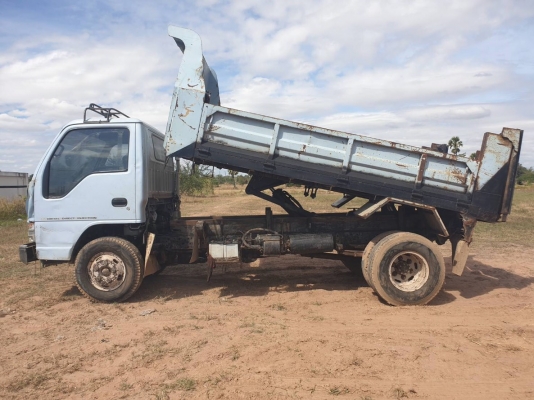 ขายรถ 6 ล้อ ISUZU NKR58LX5S ปี.2540 ราคา.350,000 เครื่อง.4BE1 (110 แรง)ช่วงล่าง หลัง F กระบะยาว.3.70 ขายรถ 6 ล้อ ISUZU NKR58LX5S ปี.2540 ราคา.350,000 เครื่อง.4BE1 (110 แรง)ช่วงล่าง หลัง F กระบะยาว.3.70