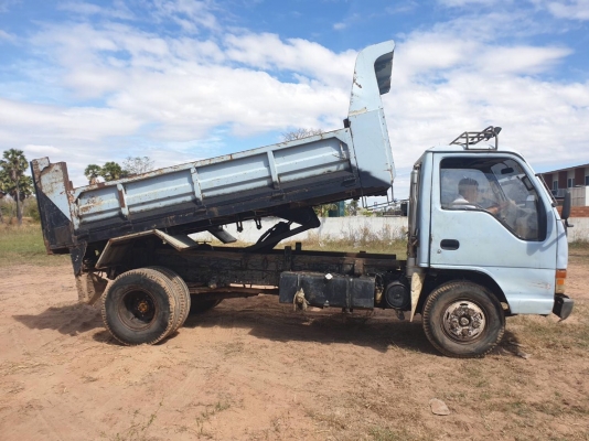 ขายรถ 6 ล้อ ISUZU NKR58LX5S ปี.2540 ราคา.350,000 เครื่อง.4BE1 (110 แรง)ช่วงล่าง หลัง F กระบะยาว.3.70
